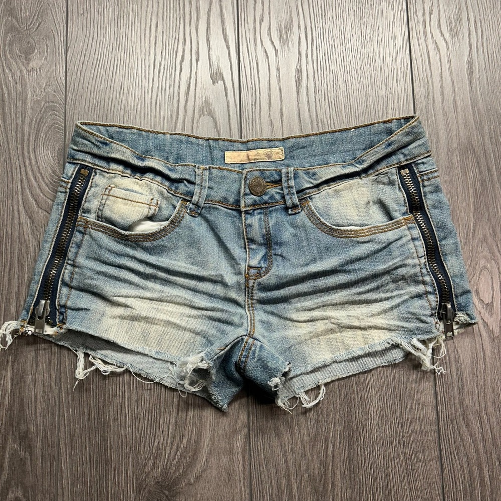 Vanilla Star Vintage Y2K Denim Shorts 29" Light Wash Distressed Side Zippers 5